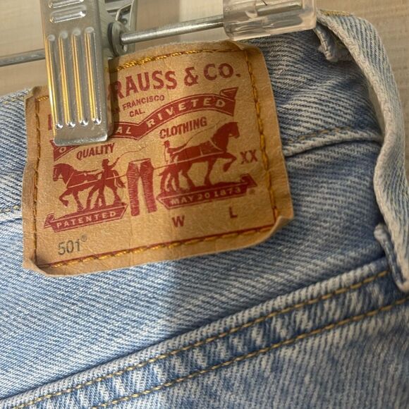 Levi’s 501 button fly cut offs jean denim shorts, size 30 - Picture 7 of 9